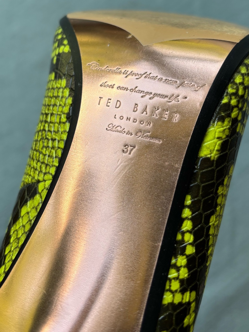 Ted Baker London Izbelos Snake Print Neon yellow black silver pumps 37 - Picture 7 of 10